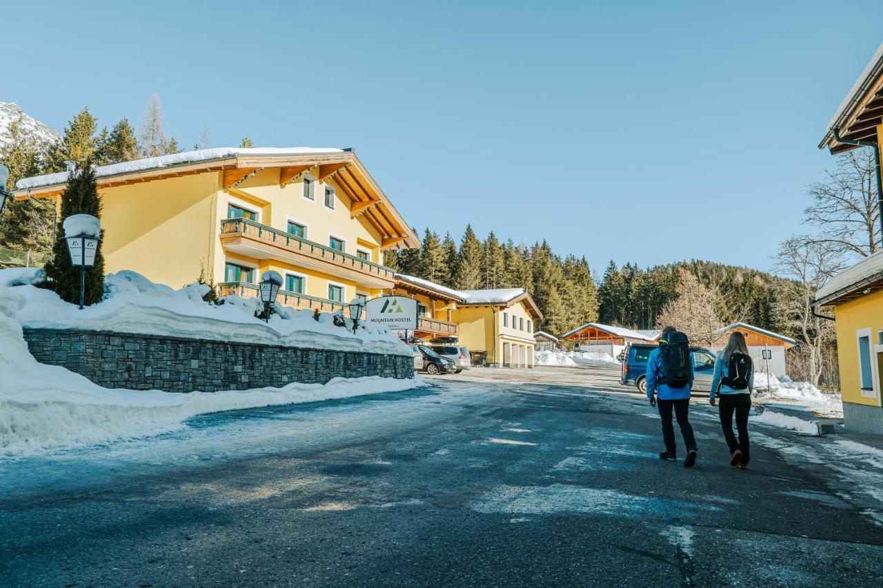 Mountain Hostel *
